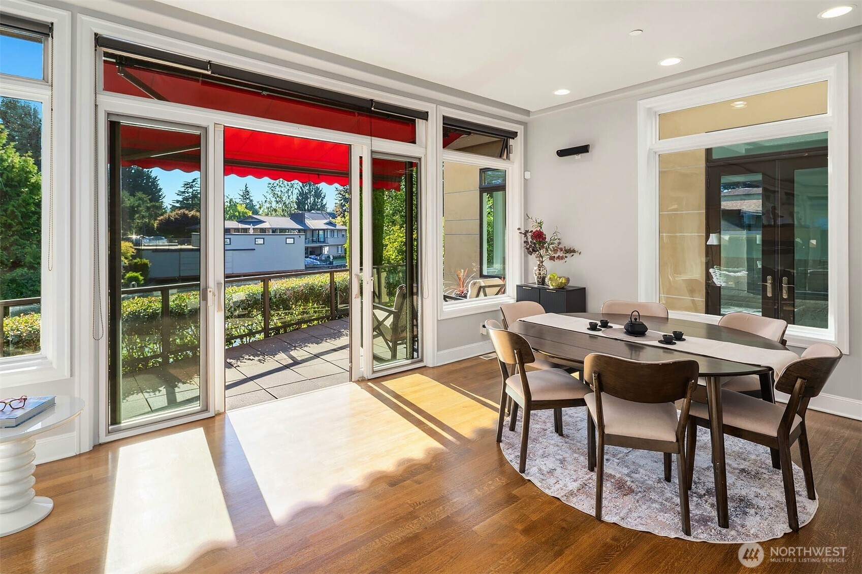 2 Crescent Key SE, Bellevue, WA 98006