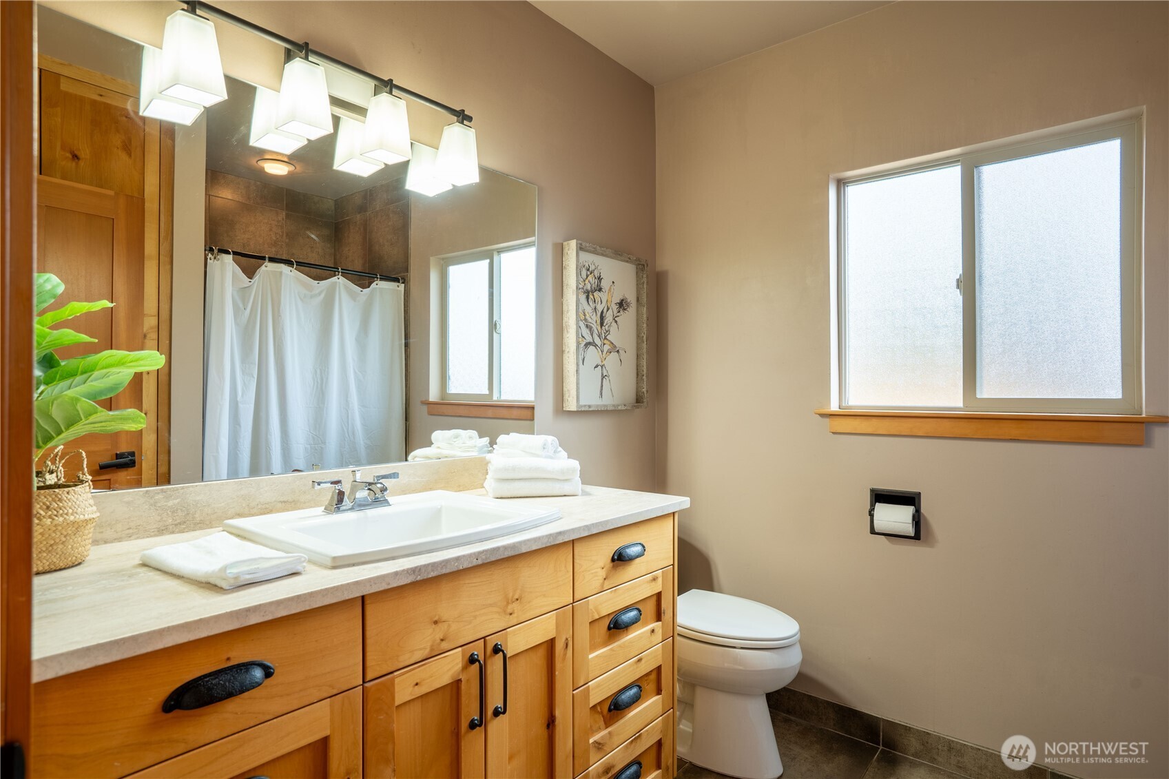 634 Allan Street , Blaine, WA 98230