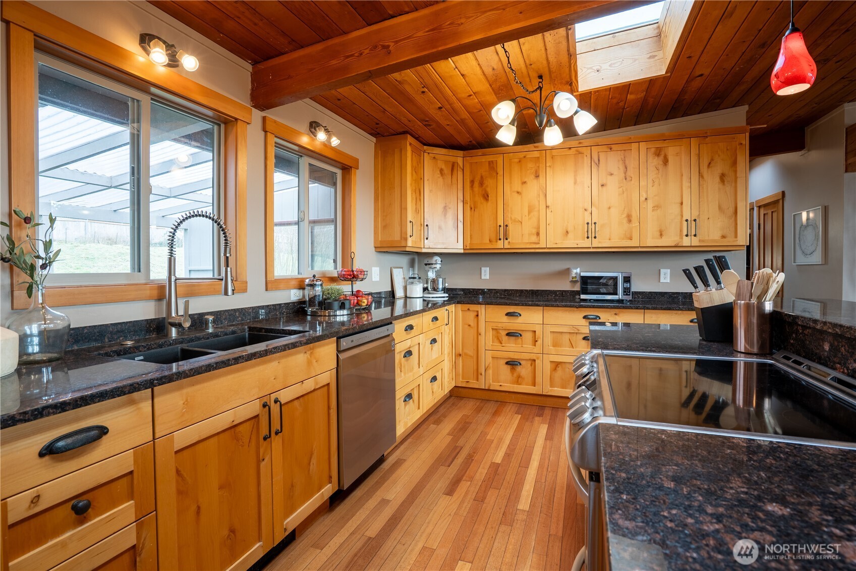 634 Allan Street , Blaine, WA 98230