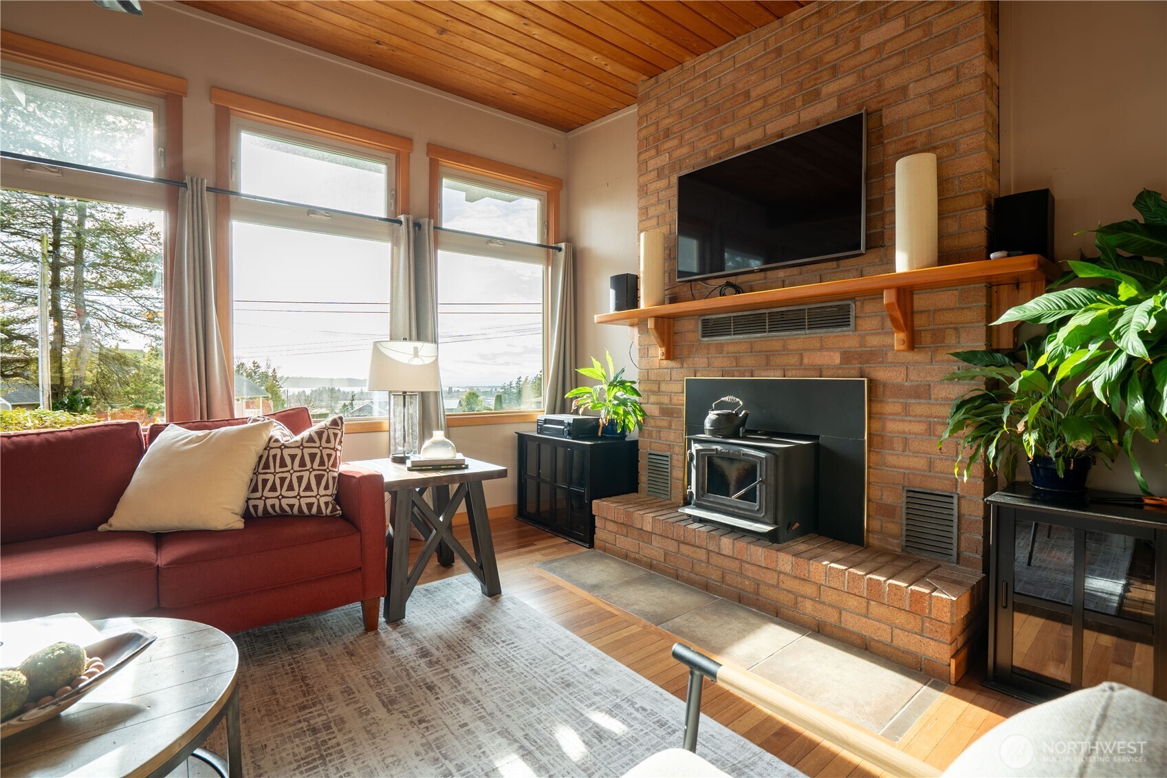 634 Allan Street , Blaine, WA 98230