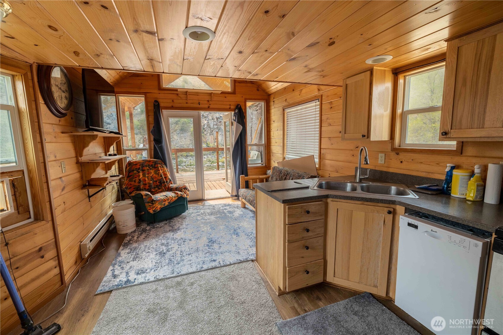 385 Highway 153 , Pateros, WA 98846