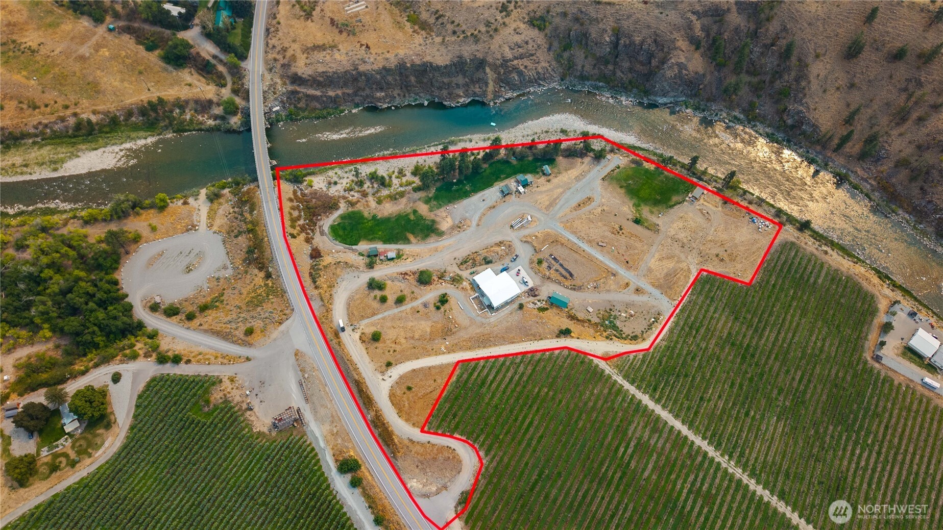 385 Highway 153 , Pateros, WA 98846