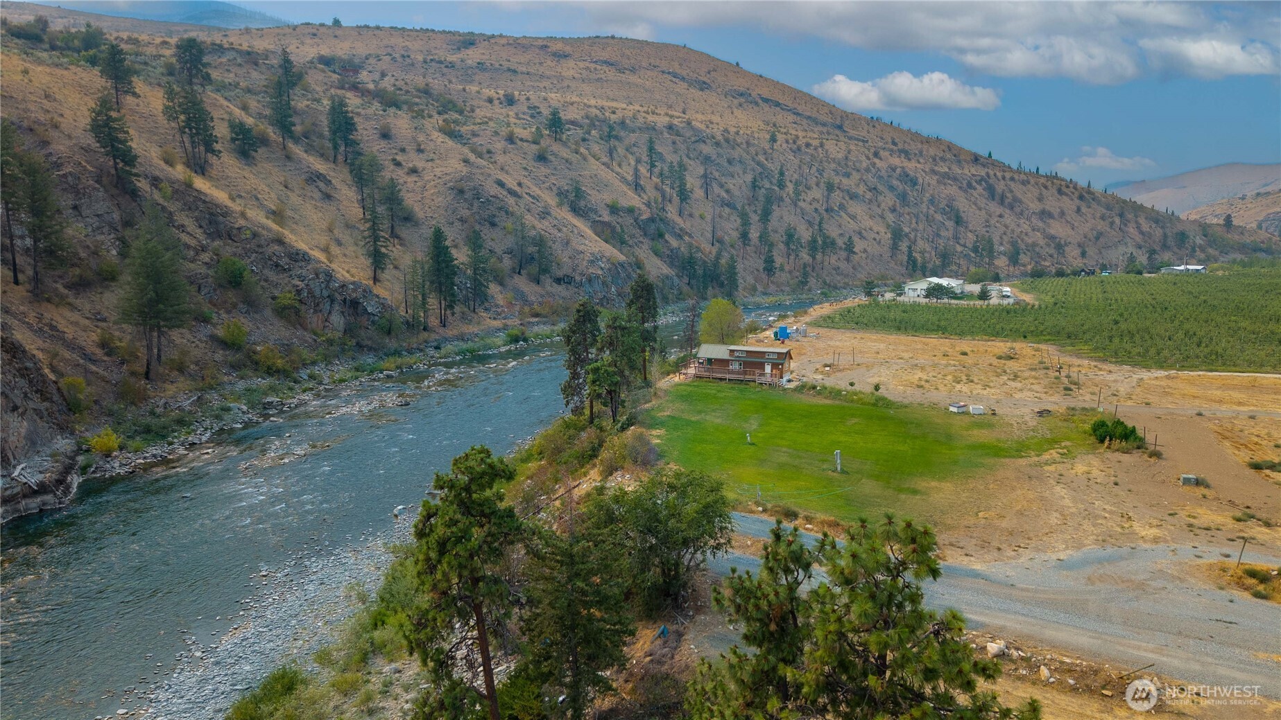 385 Highway 153 , Pateros, WA 98846