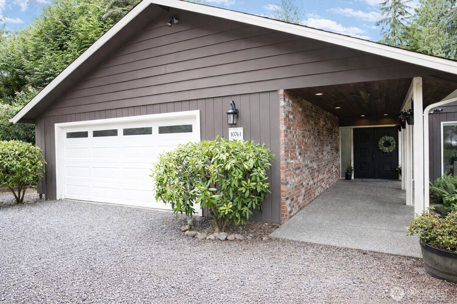 10761 Bill Point Crest NE, Bainbridge Island, WA 98110
