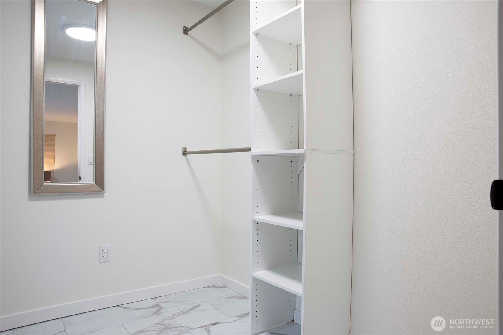 10761 Bill Point Crest NE, Bainbridge Island, WA 98110