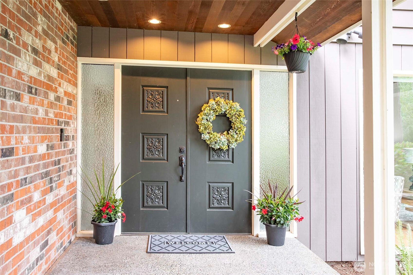 10761 Bill Point Crest NE, Bainbridge Island, WA 98110