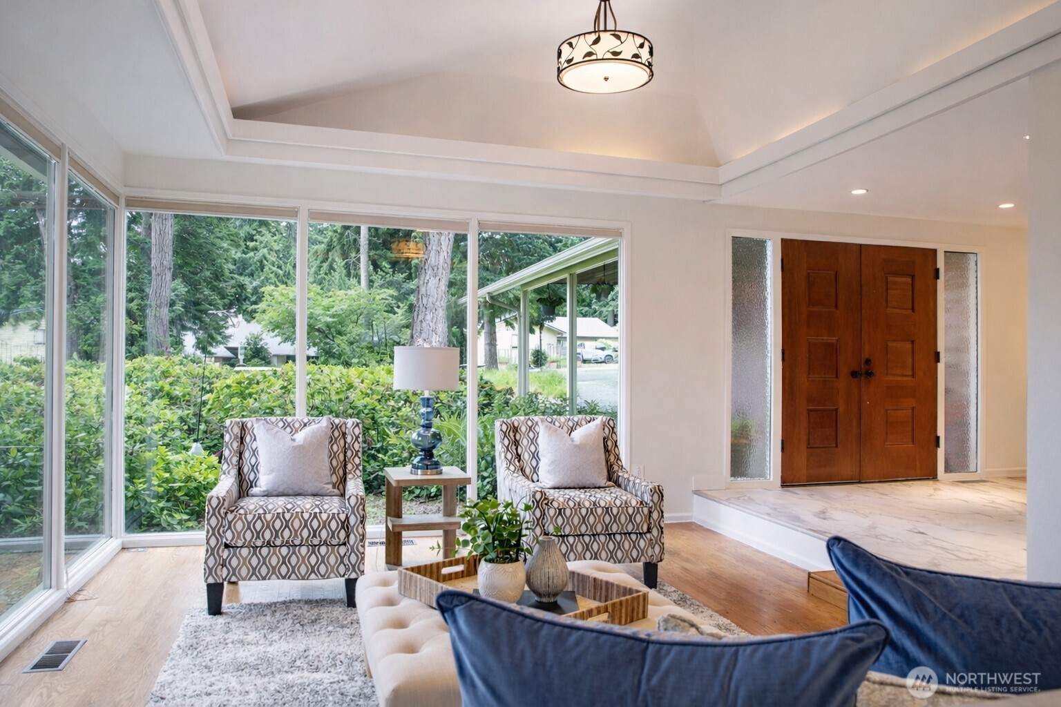 10761 Bill Point Crest NE, Bainbridge Island, WA 98110