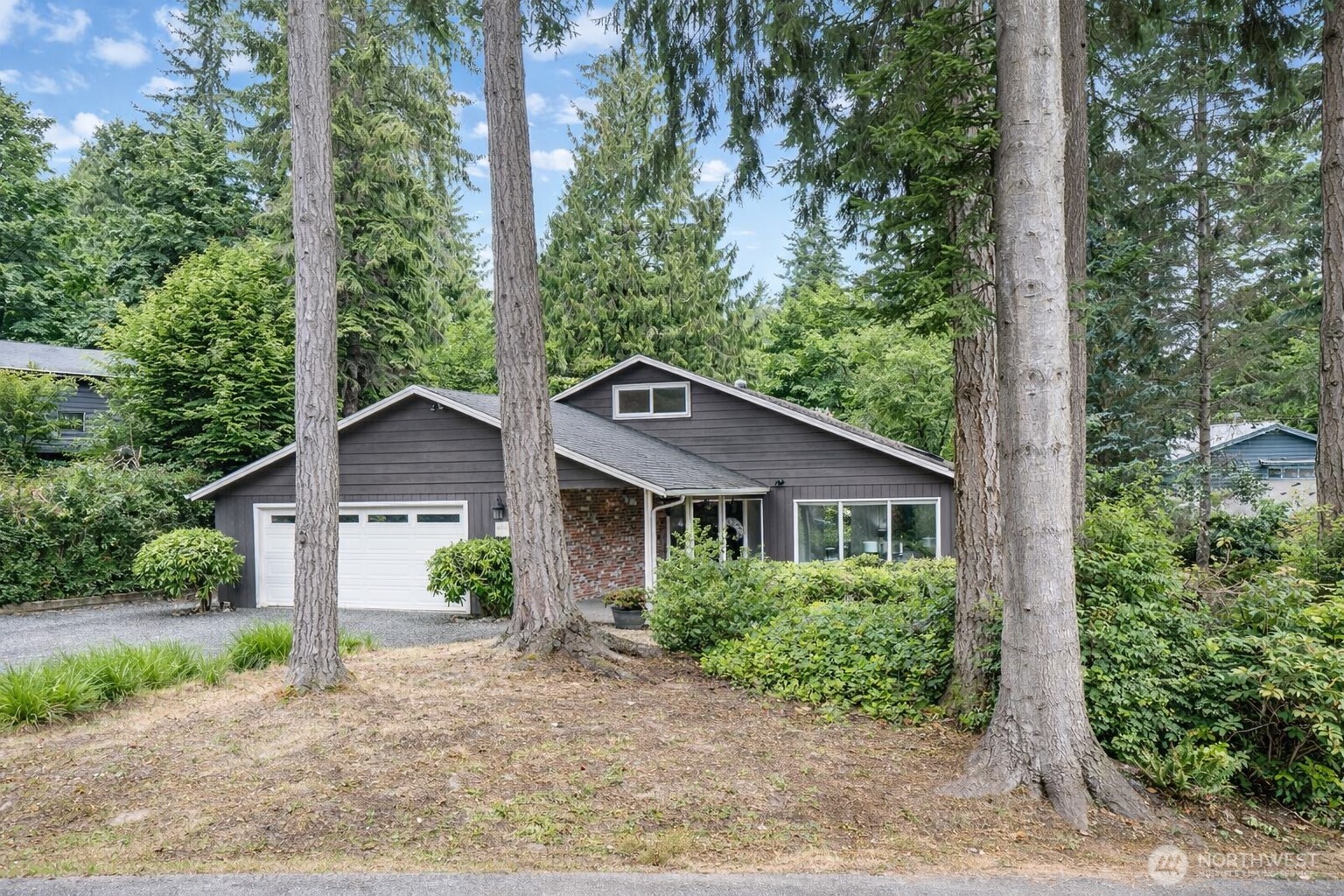 10761 Bill Point Crest NE, Bainbridge Island, WA 98110