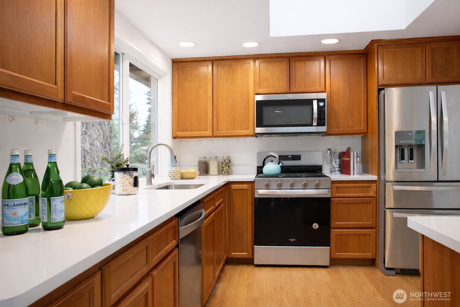 10761 Bill Point Crest NE, Bainbridge Island, WA 98110