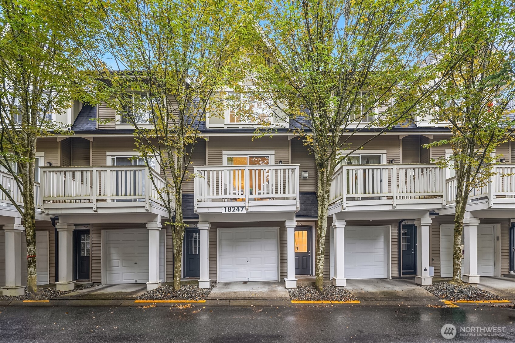 18247 NE 96th Way #104, Redmond, WA 98052