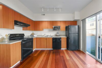 18258 NE 96th Way #101, Redmond, WA 98052 - Photo 12