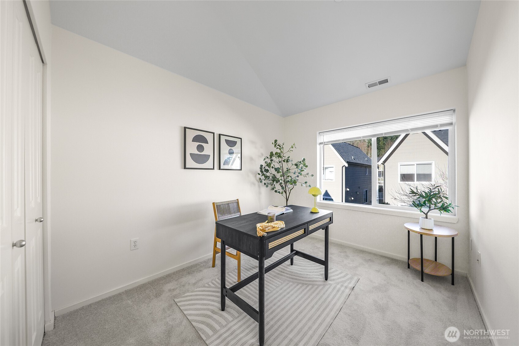 18258 NE 96th Way #101, Redmond, WA 98052