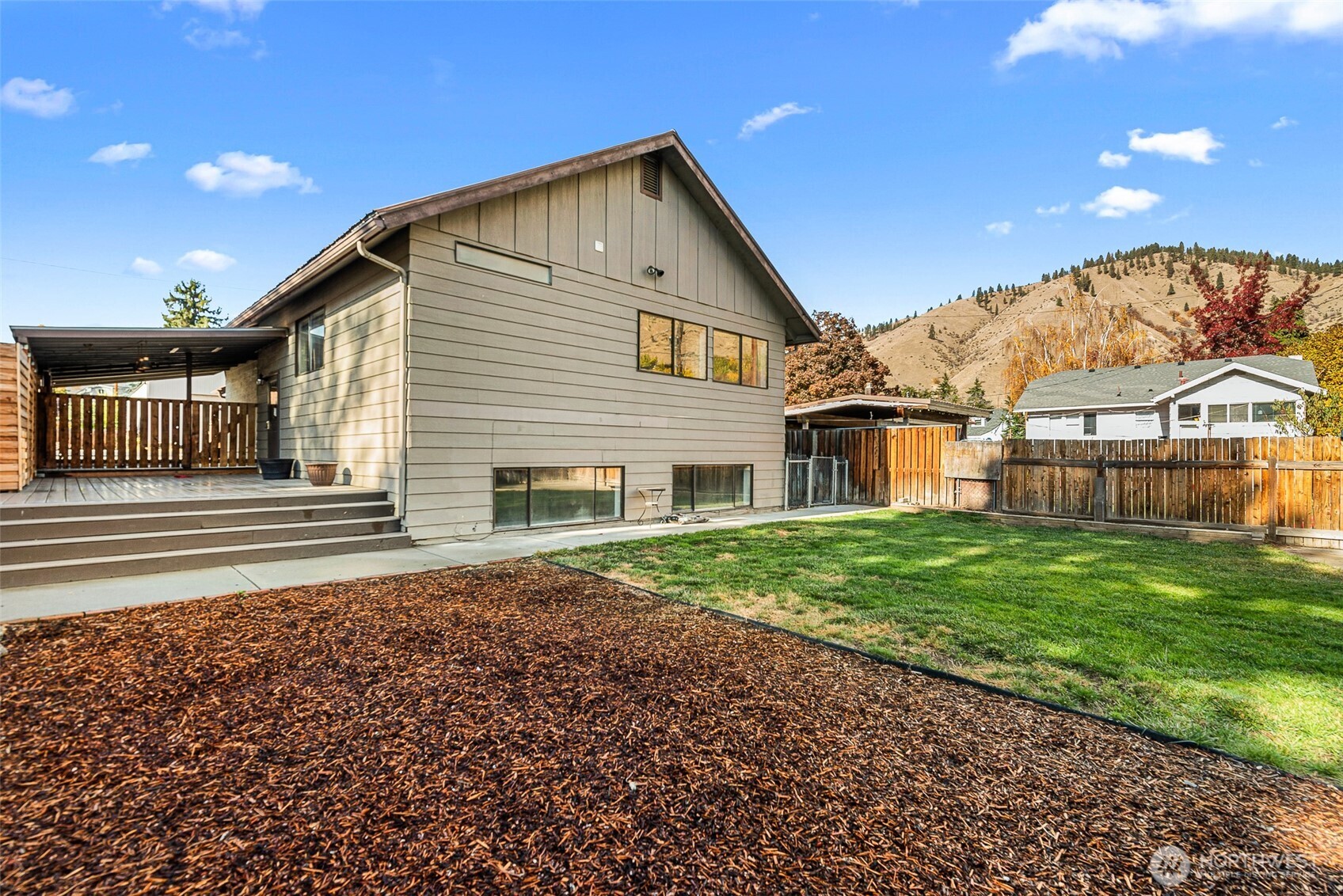 120 S Douglas Street , Cashmere, WA 98815