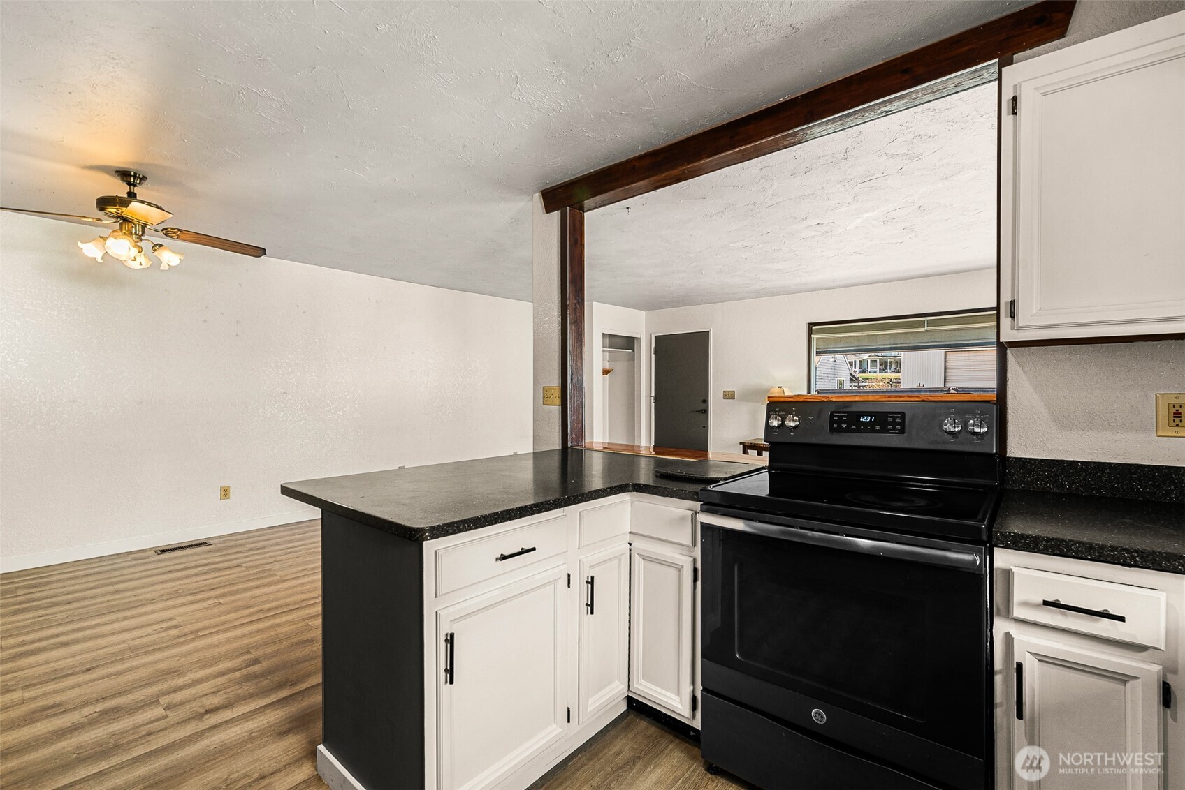 120 S Douglas Street , Cashmere, WA 98815