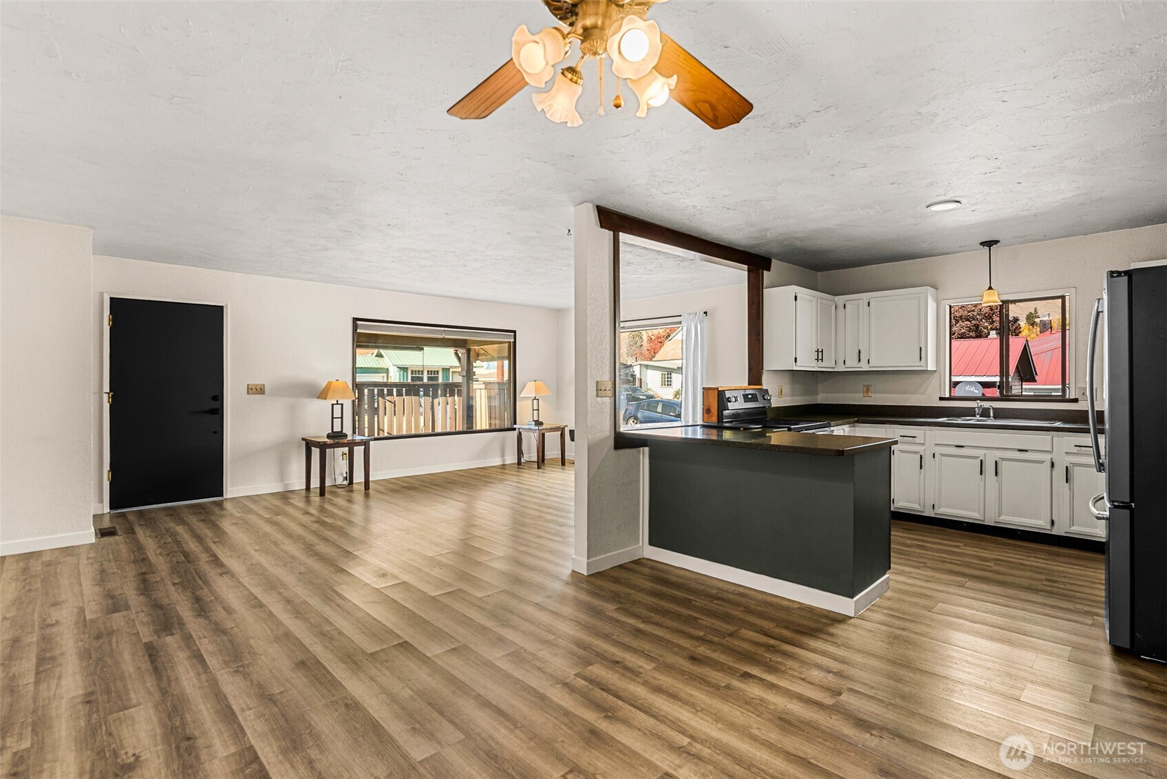 120 S Douglas Street , Cashmere, WA 98815