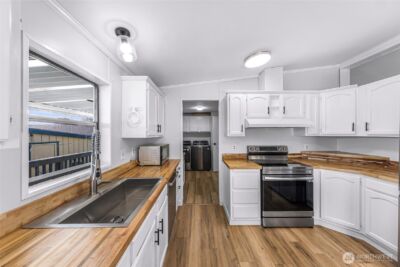 8204 Riverview Road , Snohomish, WA 98290 - Photo 12