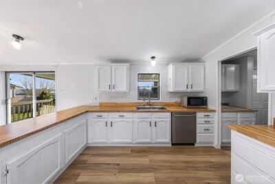 8204 Riverview Road , Snohomish, WA 98290 - Photo 14