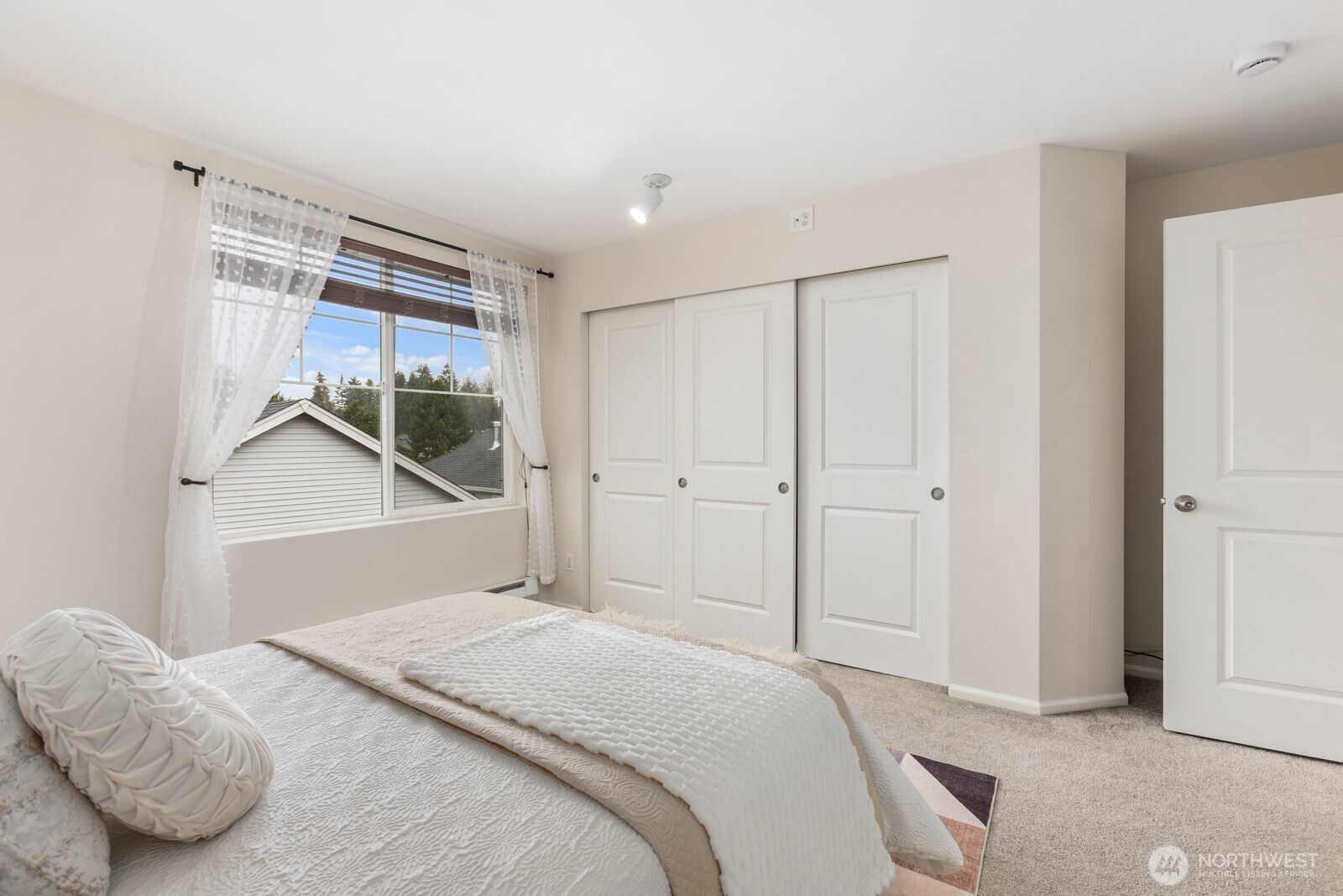 401 126th Place SE #B, Everett, WA 98208-6423