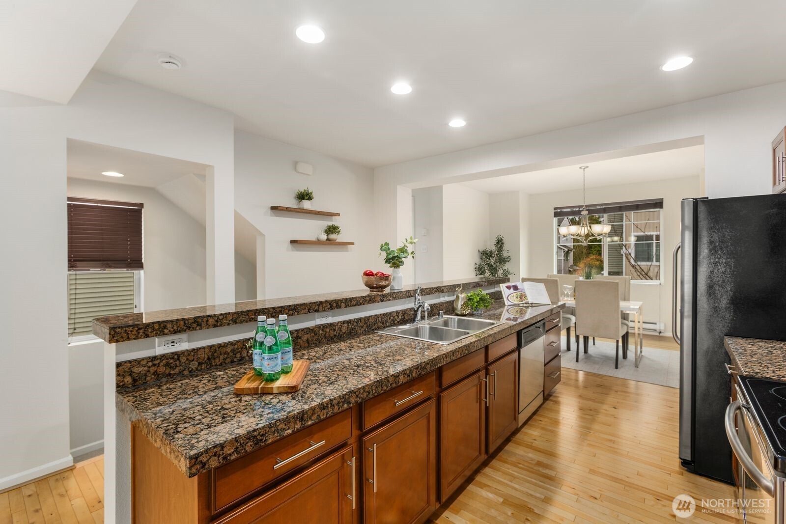 401 126th Place SE #B, Everett, WA 98208-6423