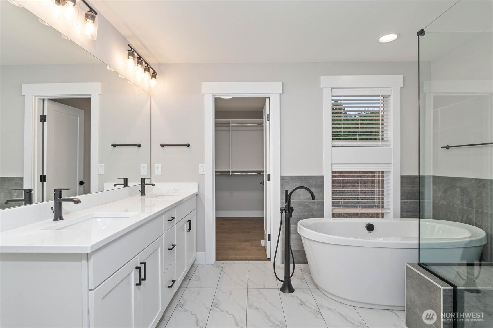 7584 S 130th Place , Seattle, WA 98178