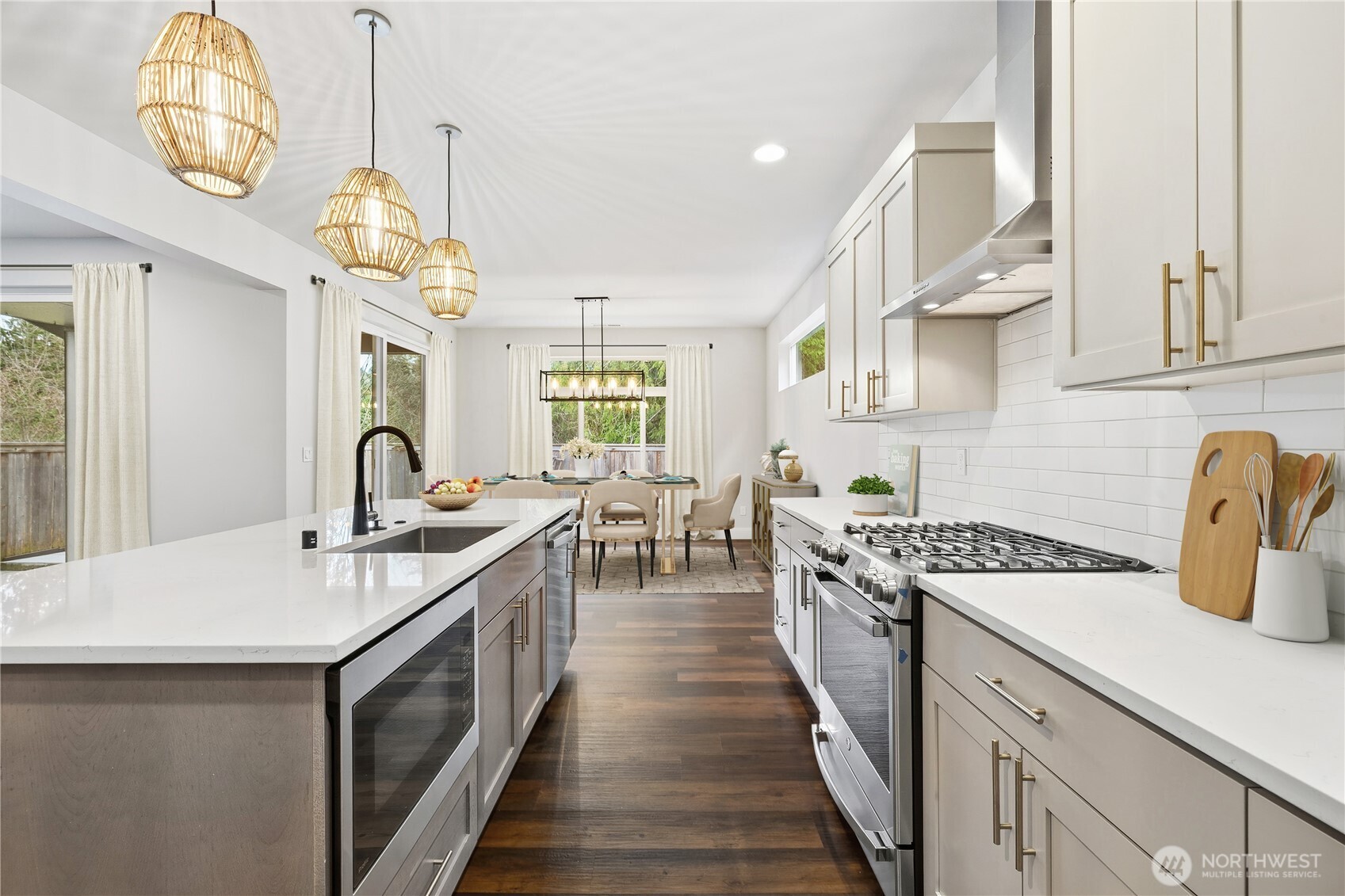 22213 17th Avenue W, Lynnwood, WA 98036