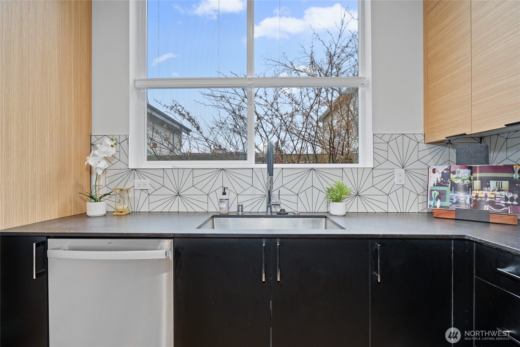 4517 B Sunnyside Avenue N, Seattle, WA 98103