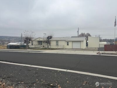 34 N Ginko Street , Soap Lake, WA 98851 - Photo 1