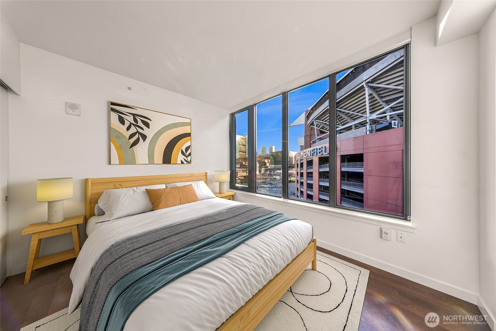 590 1st Avenue S #810, Seattle, WA 98104