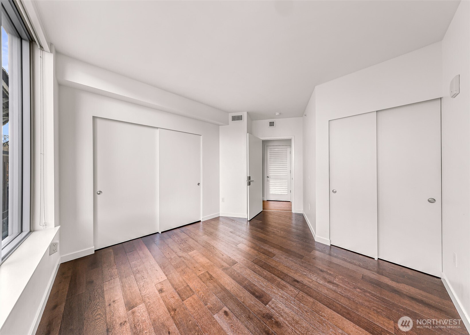 590 1st Avenue S #810, Seattle, WA 98104