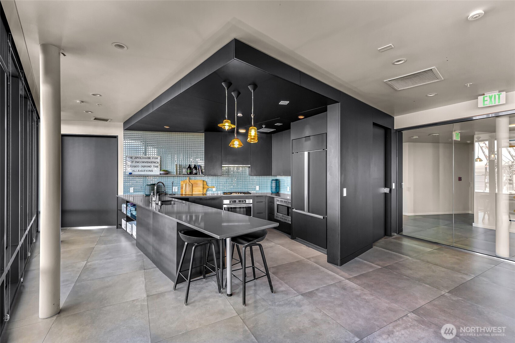 590 1st Avenue S #810, Seattle, WA 98104