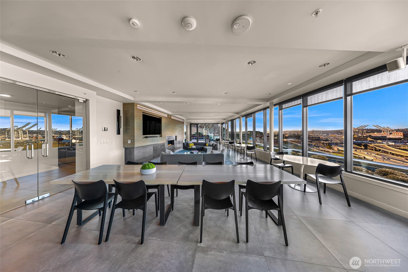 590 1st Avenue S #810, Seattle, WA 98104