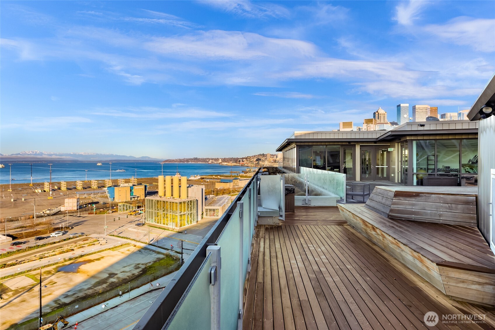 590 1st Avenue S #810, Seattle, WA 98104