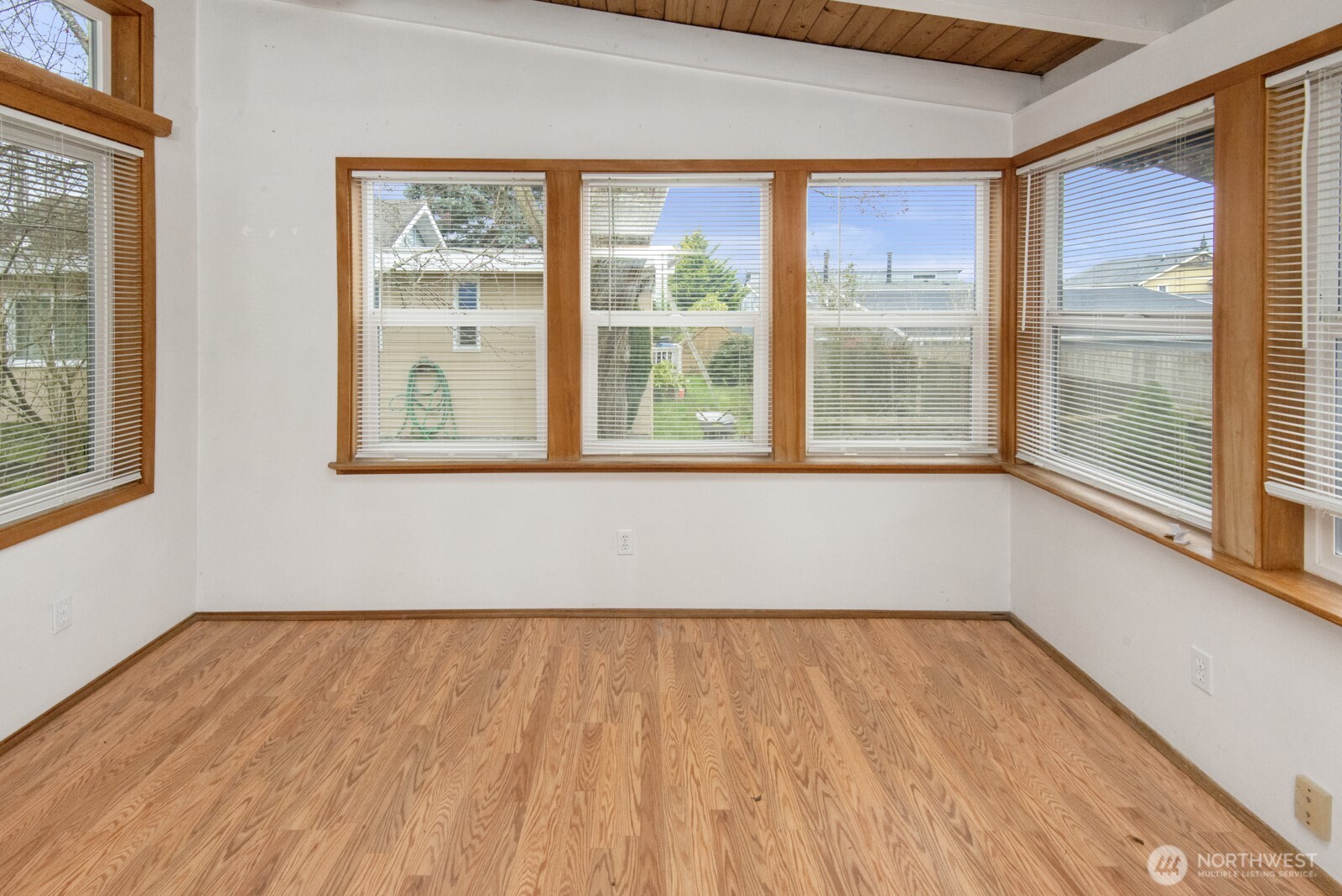 2230 Mountain View Avenue W, Tacoma, WA 98466