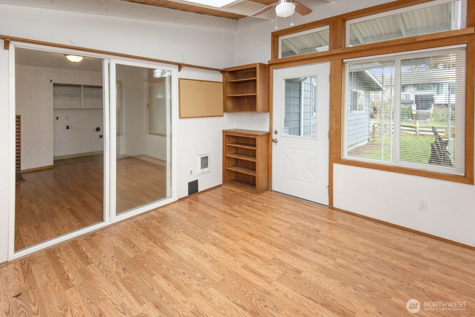 2230 Mountain View Avenue W, Tacoma, WA 98466