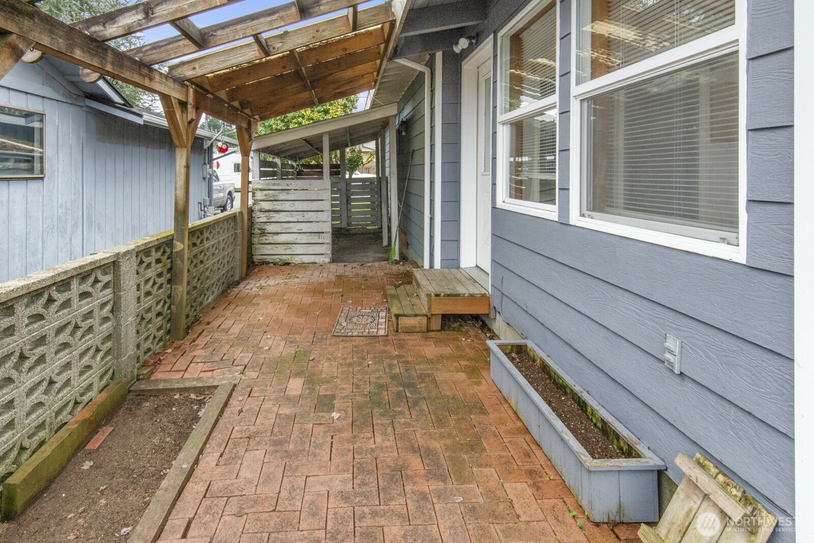 2230 Mountain View Avenue W, Tacoma, WA 98466