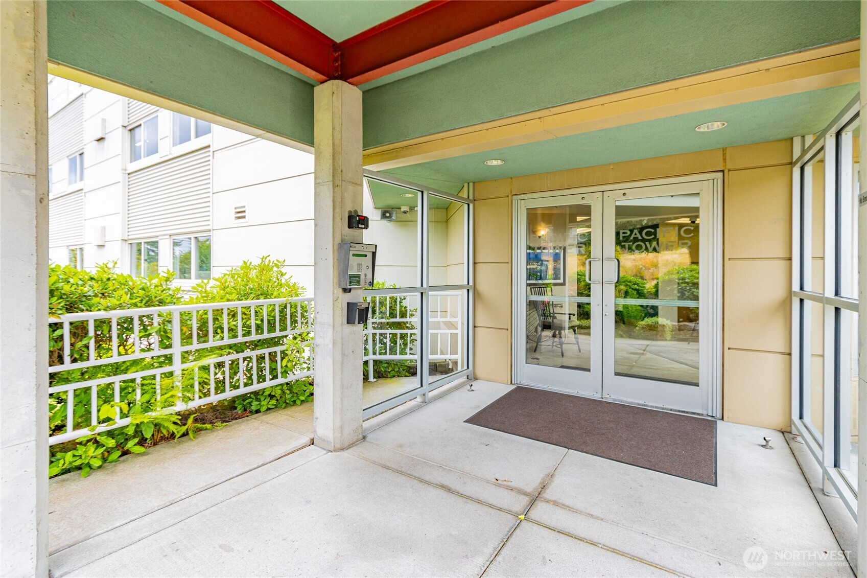 3201 Pacific Avenue #403, Tacoma, WA 98418