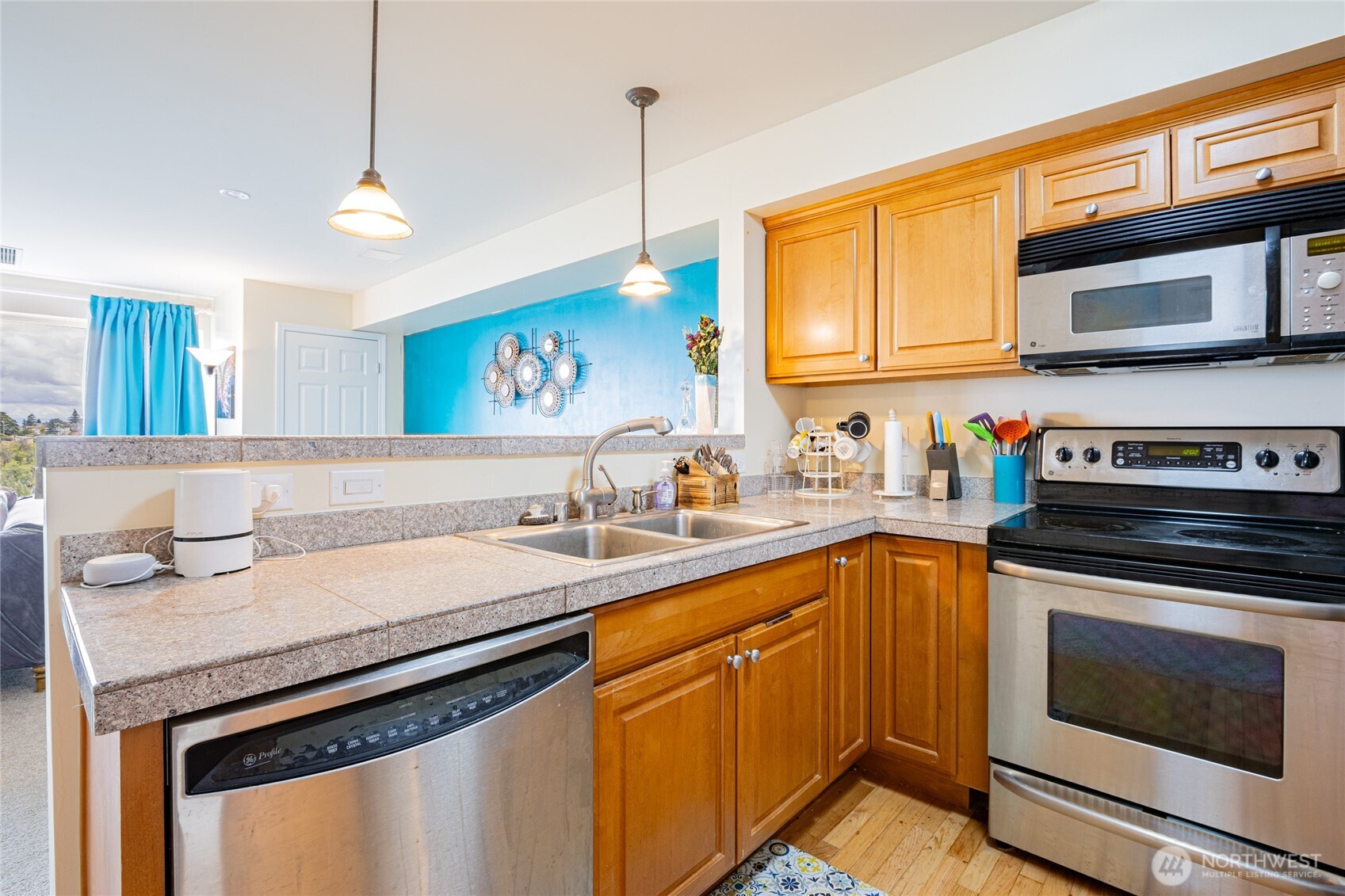 3201 Pacific Avenue #403, Tacoma, WA 98418