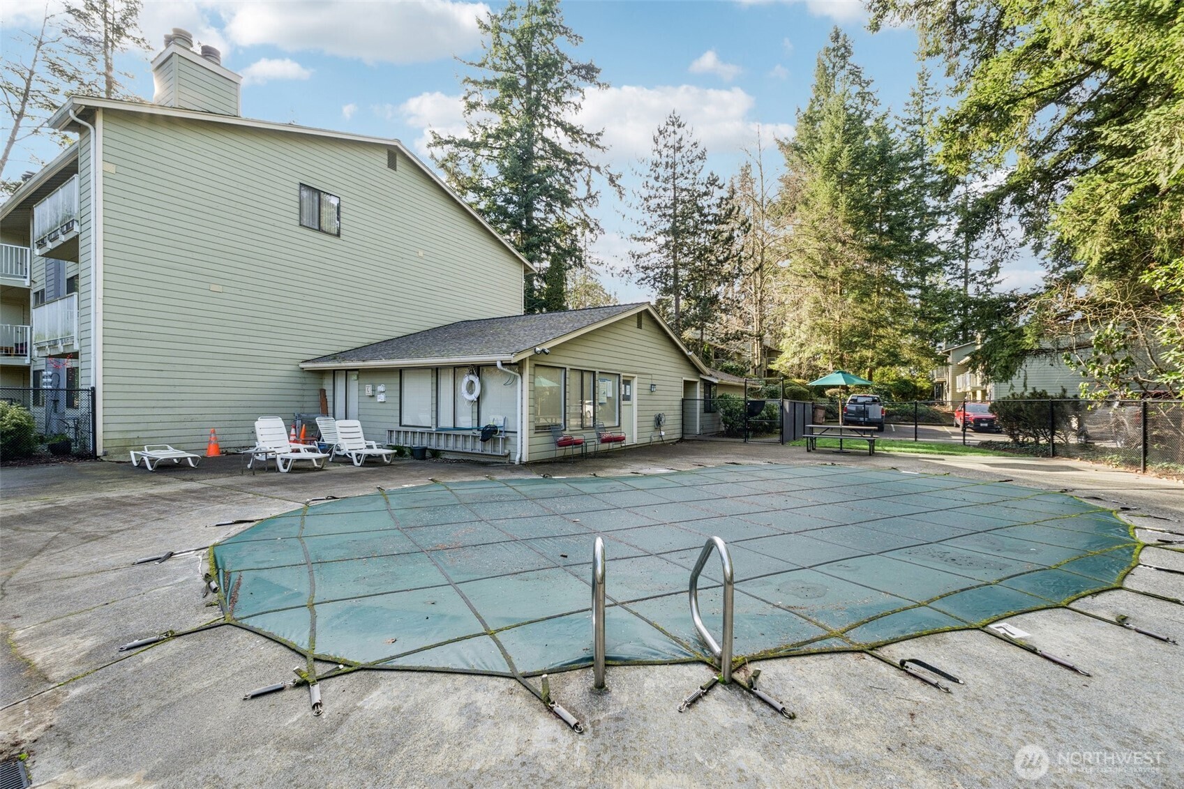 5502 220th Street SW #D201, Mountlake Terrace, WA 98043