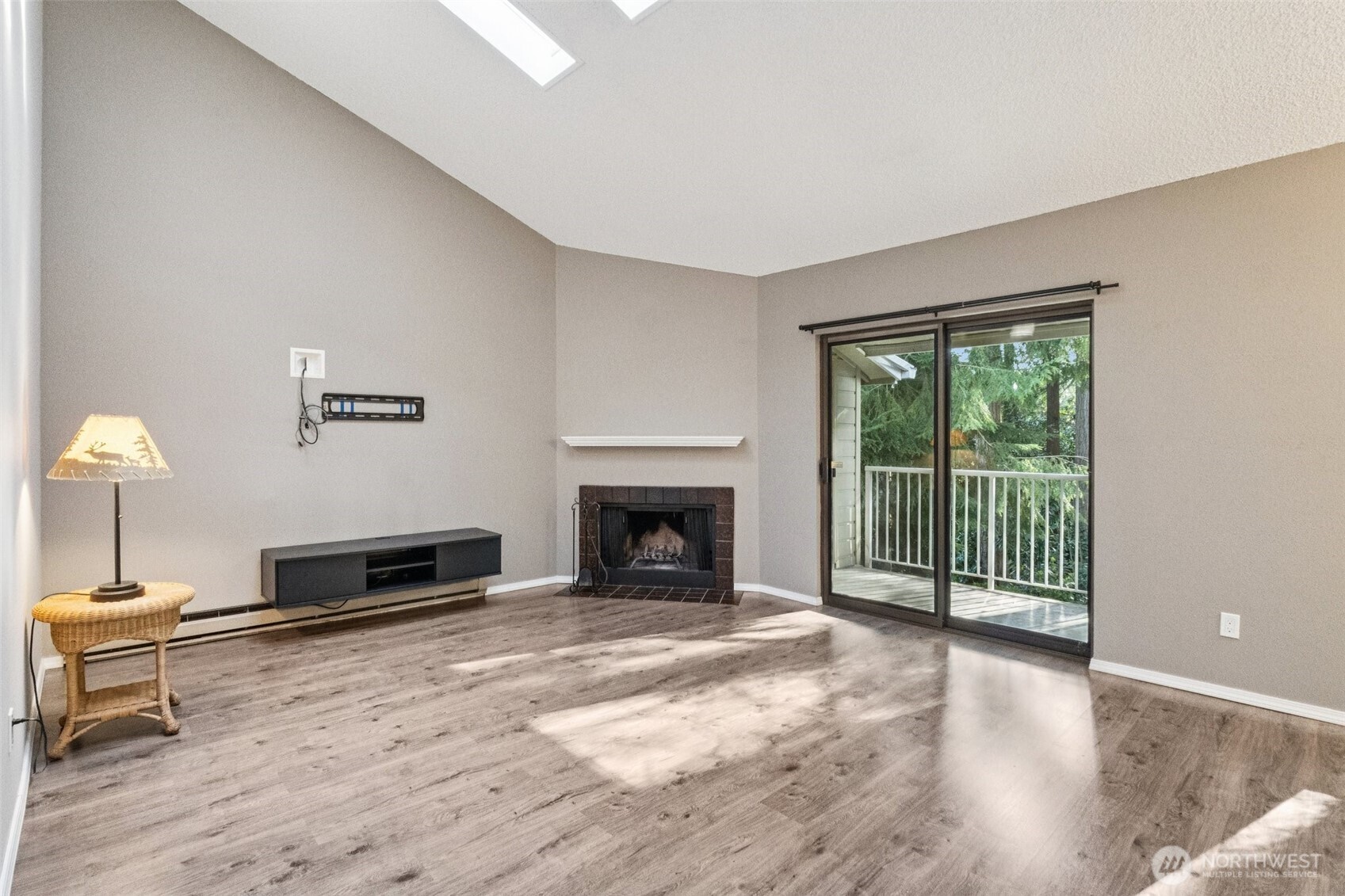 5502 220th Street SW #D201, Mountlake Terrace, WA 98043