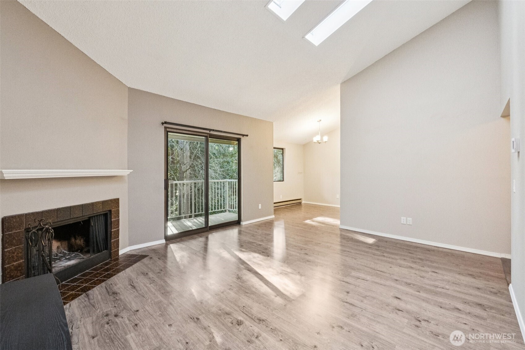 5502 220th Street SW #D201, Mountlake Terrace, WA 98043