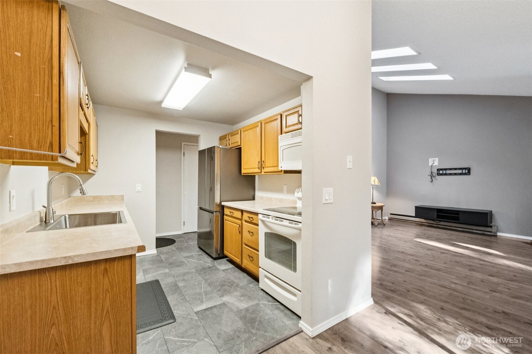 5502 220th Street SW #D201, Mountlake Terrace, WA 98043