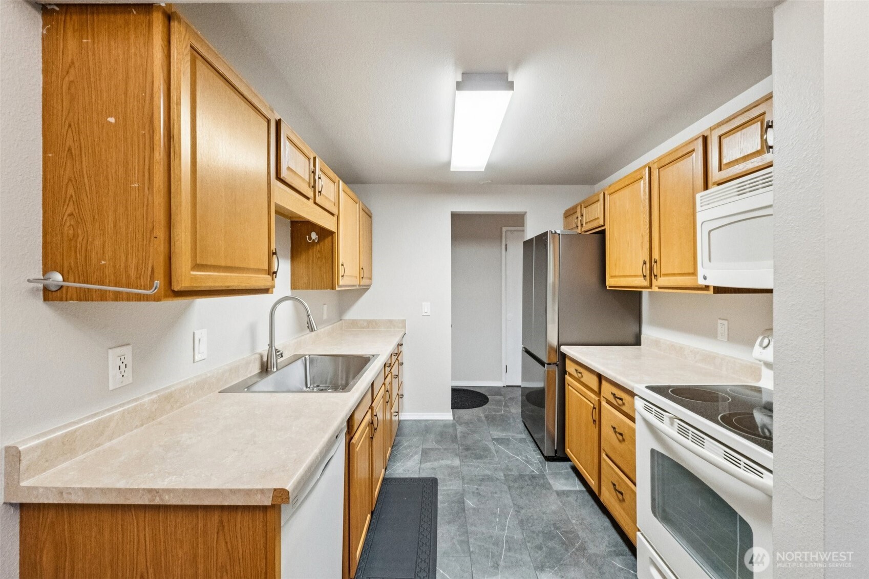 5502 220th Street SW #D201, Mountlake Terrace, WA 98043