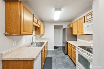 5502 220th Street SW #D201, Mountlake Terrace, WA 98043 - Photo 8