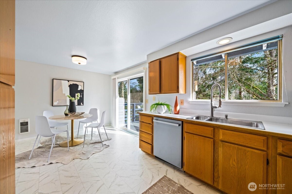 10901 NE 151st Street , Bothell, WA 98011