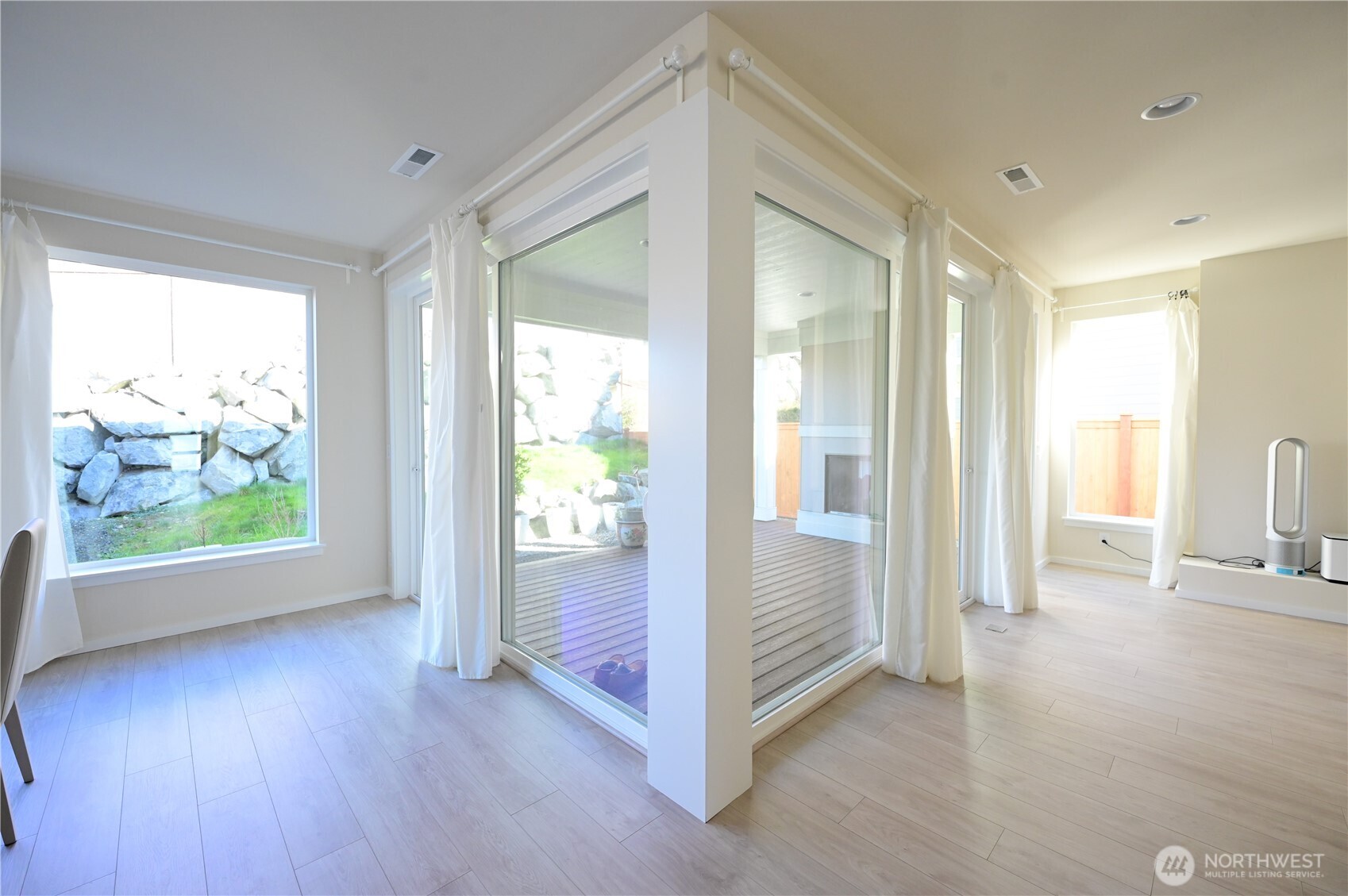 16327 25th St E , Lake Tapps, WA 98391