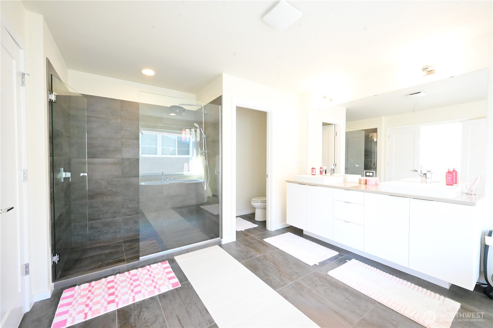 16327 25th St E , Lake Tapps, WA 98391