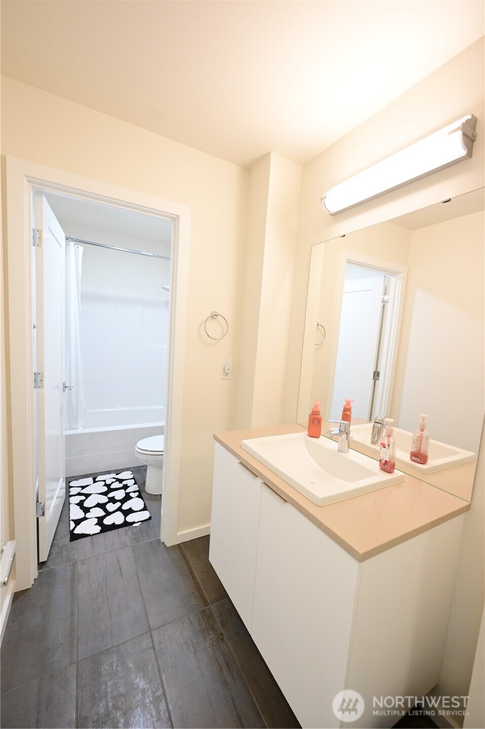 16327 25th St E , Lake Tapps, WA 98391