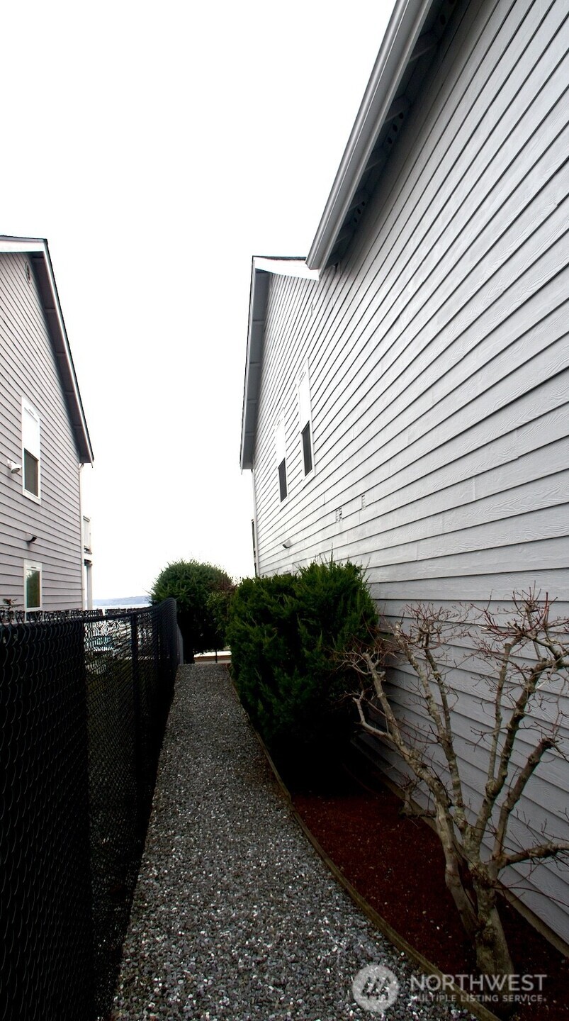 522 E 32nd Street , Tacoma, WA 98404