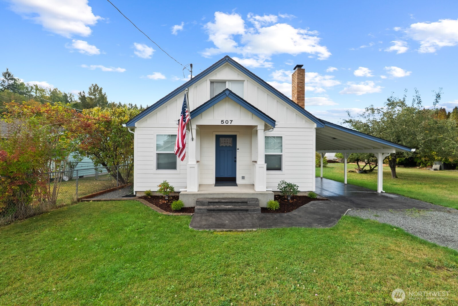 507 Center St W , Eatonville, WA 98328