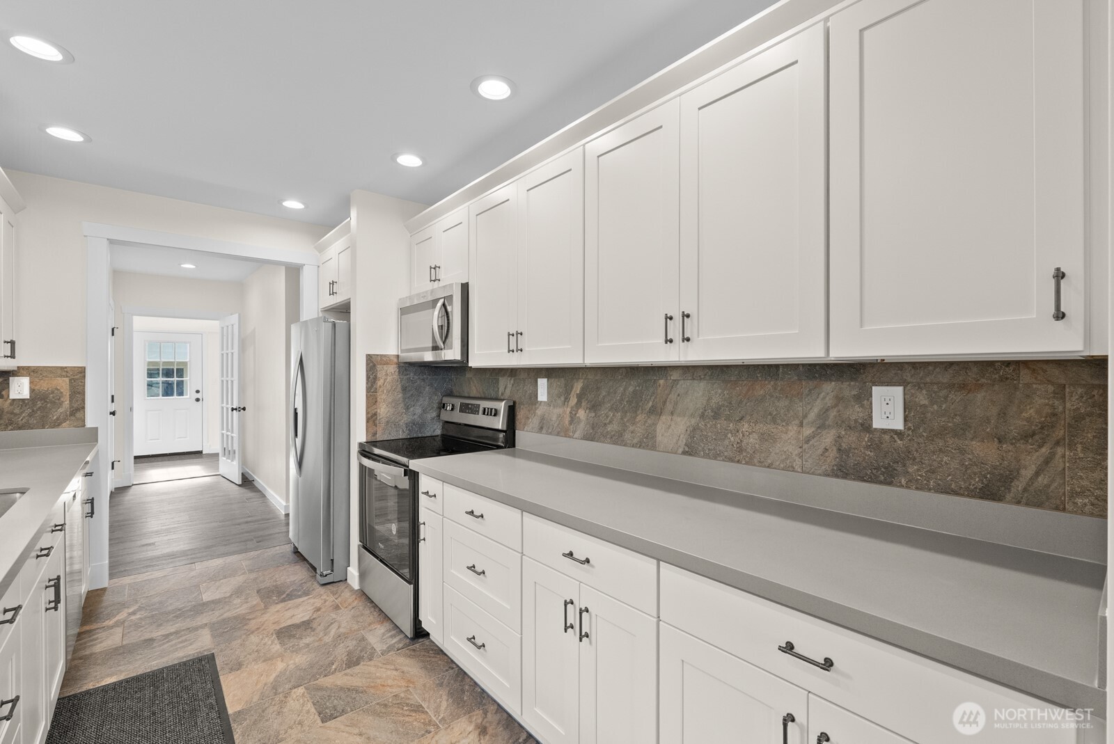 507 Center St W , Eatonville, WA 98328